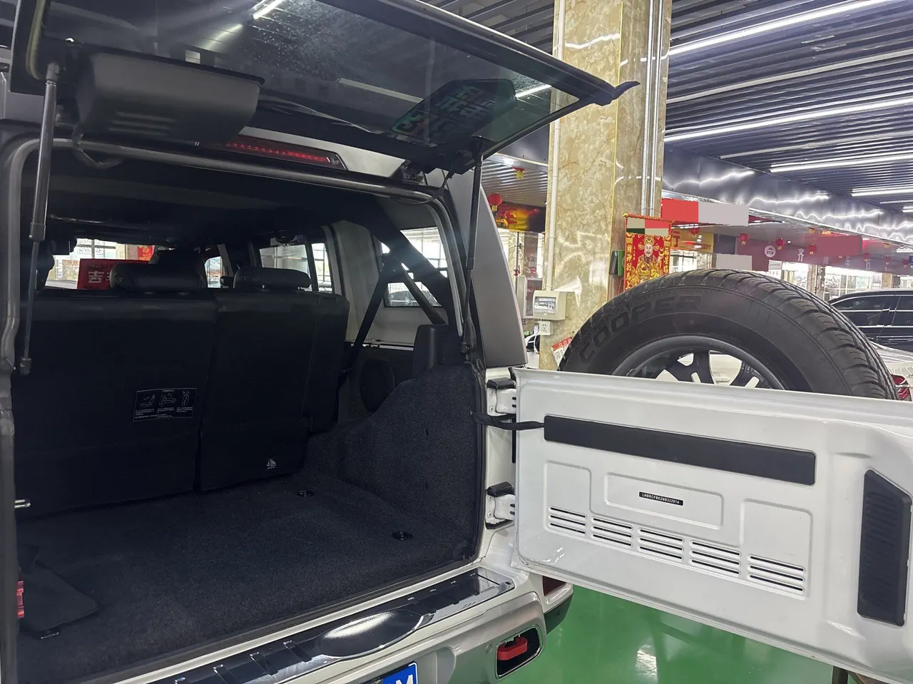Beijing 2021 BJ40 2.0T four-wheel drive blade hero version chivalrous automatic gear 14