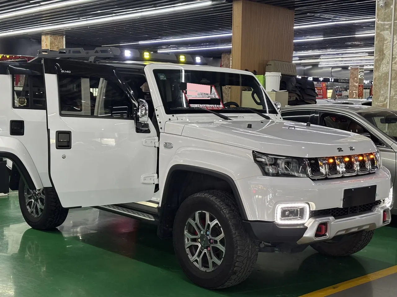 Beijing 2021 BJ40 2.0T four-wheel drive blade hero version chivalrous automatic gear 3