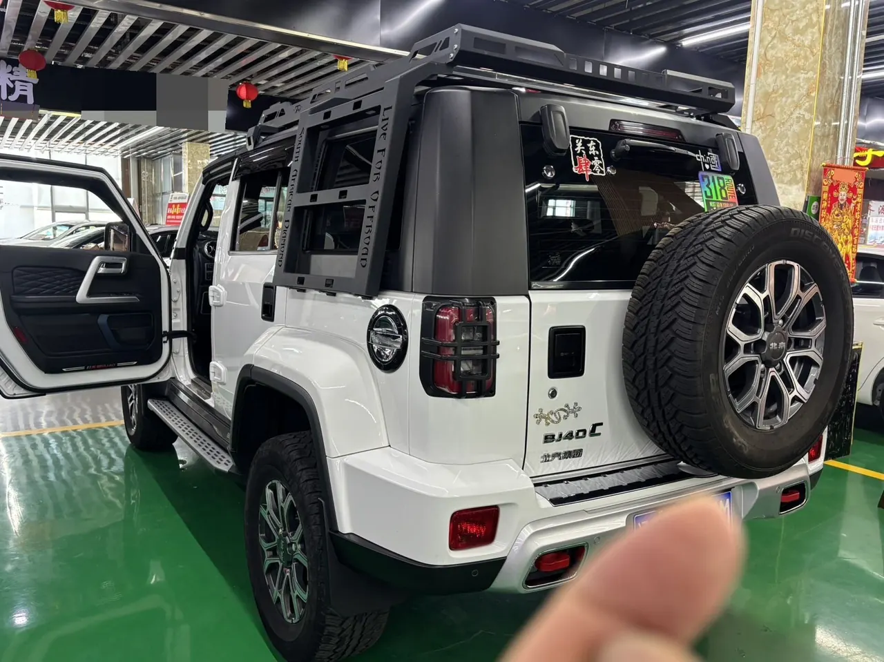 Beijing 2021 BJ40 2.0T four-wheel drive blade hero version chivalrous automatic gear 4