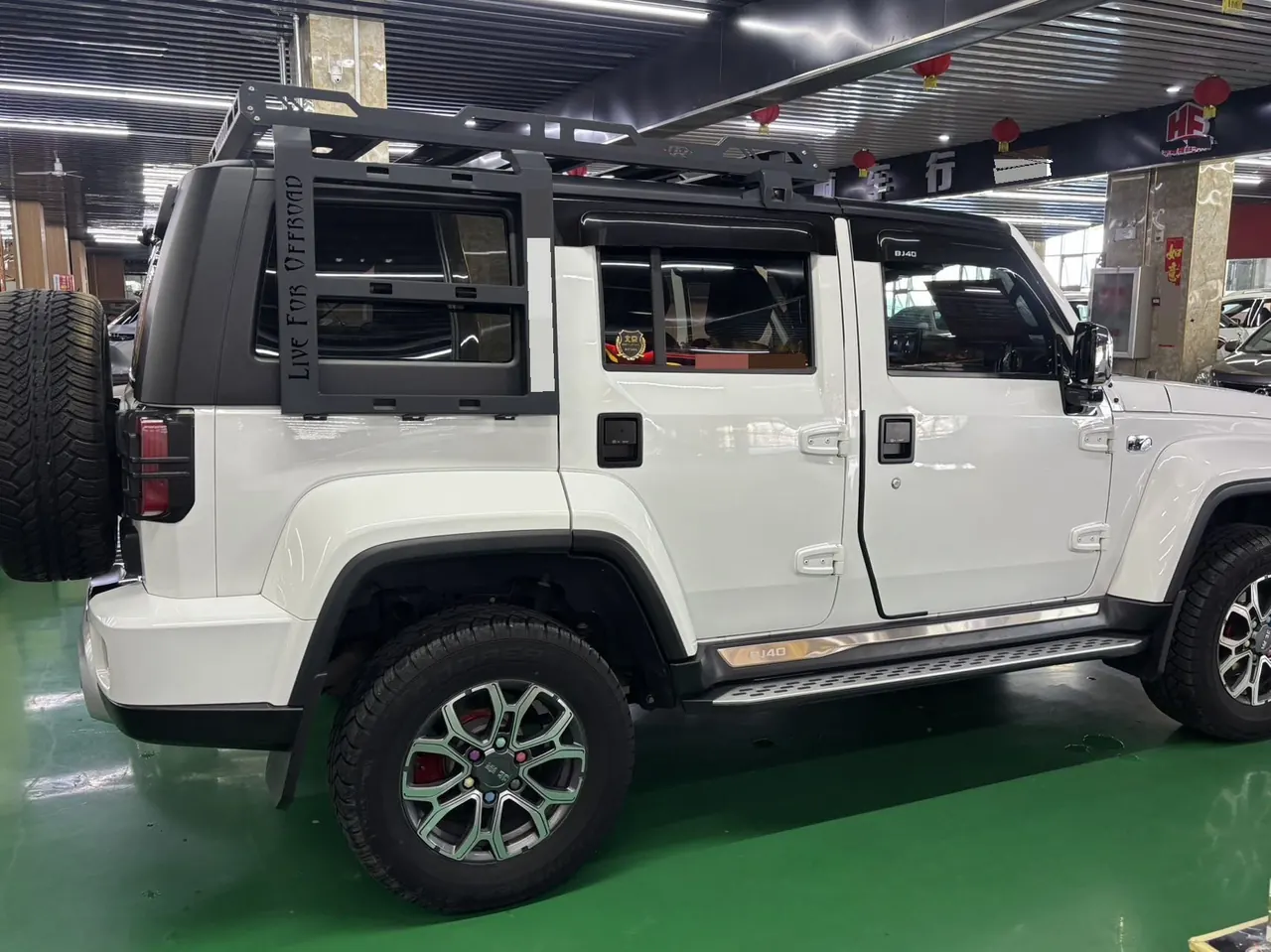 Beijing 2021 BJ40 2.0T four-wheel drive blade hero version chivalrous automatic gear 6