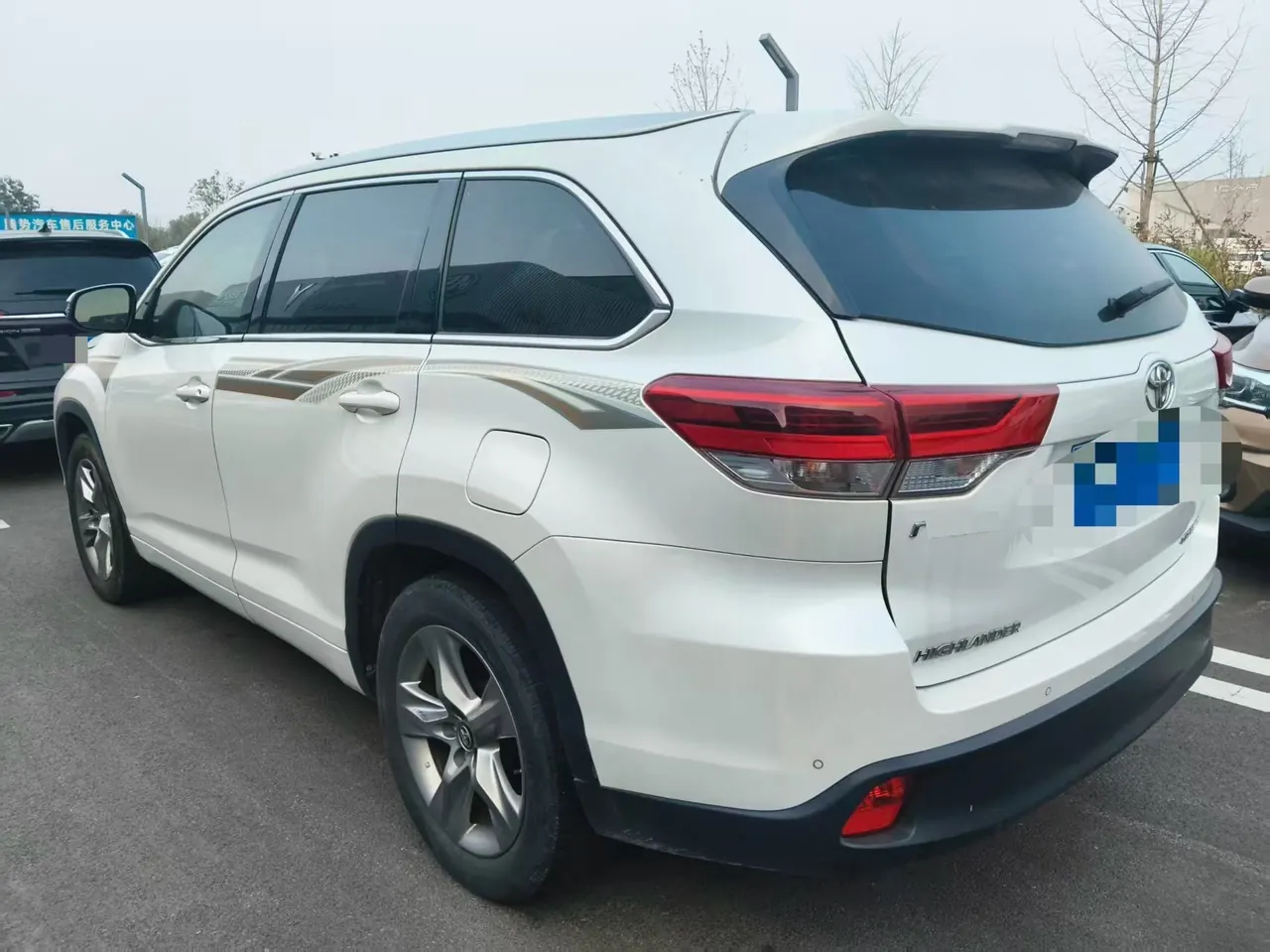 Toyota 2021 Highlander 2.0T 4-wheel drive deluxe 7-seat automatic gear 2
