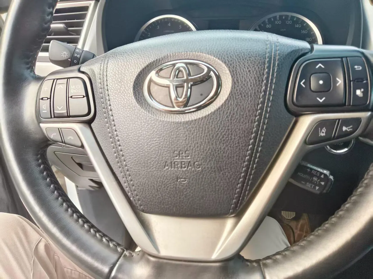 Toyota 2021 Highlander 2.0T 4-wheel drive deluxe 7-seat automatic gear 6