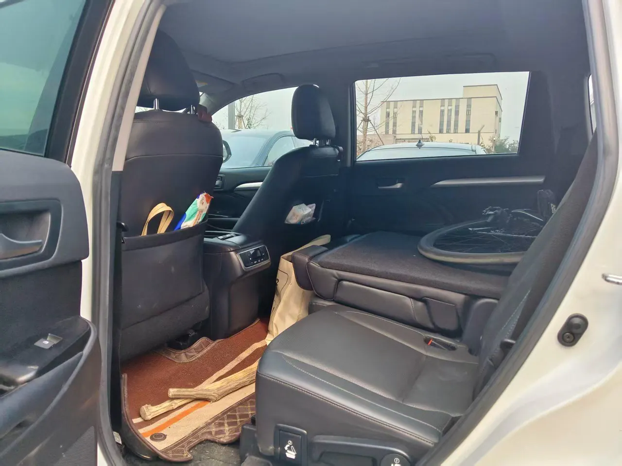Toyota 2021 Highlander 2.0T 4-wheel drive deluxe 7-seat automatic gear 7