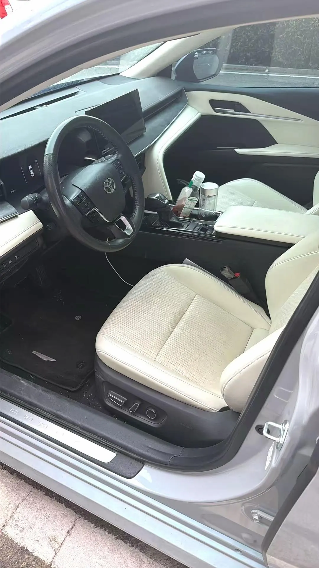Toyota 2024 Camry Dual Engine 2.5HXS Stepless Sports Plus Edition Automatic Gear 2