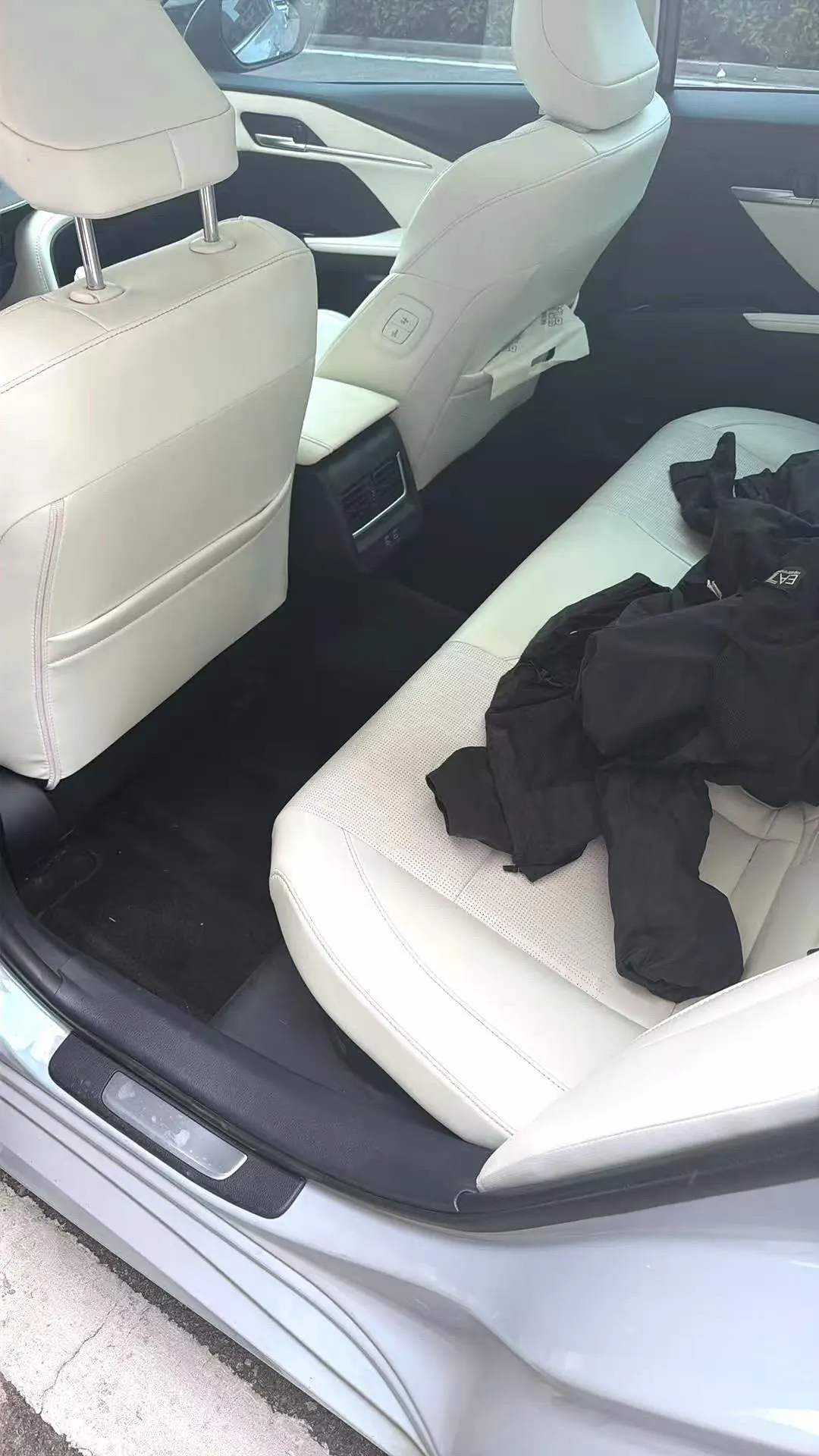 Toyota 2024 Camry Dual Engine 2.5HXS Stepless Sports Plus Edition Automatic Gear 3