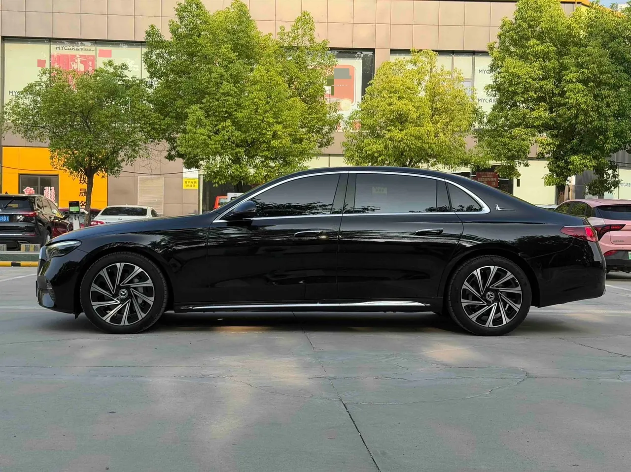 Mercedes Benz E Class 2025 E 300 L 48V 2.0T Luxury Automatic Gear 3