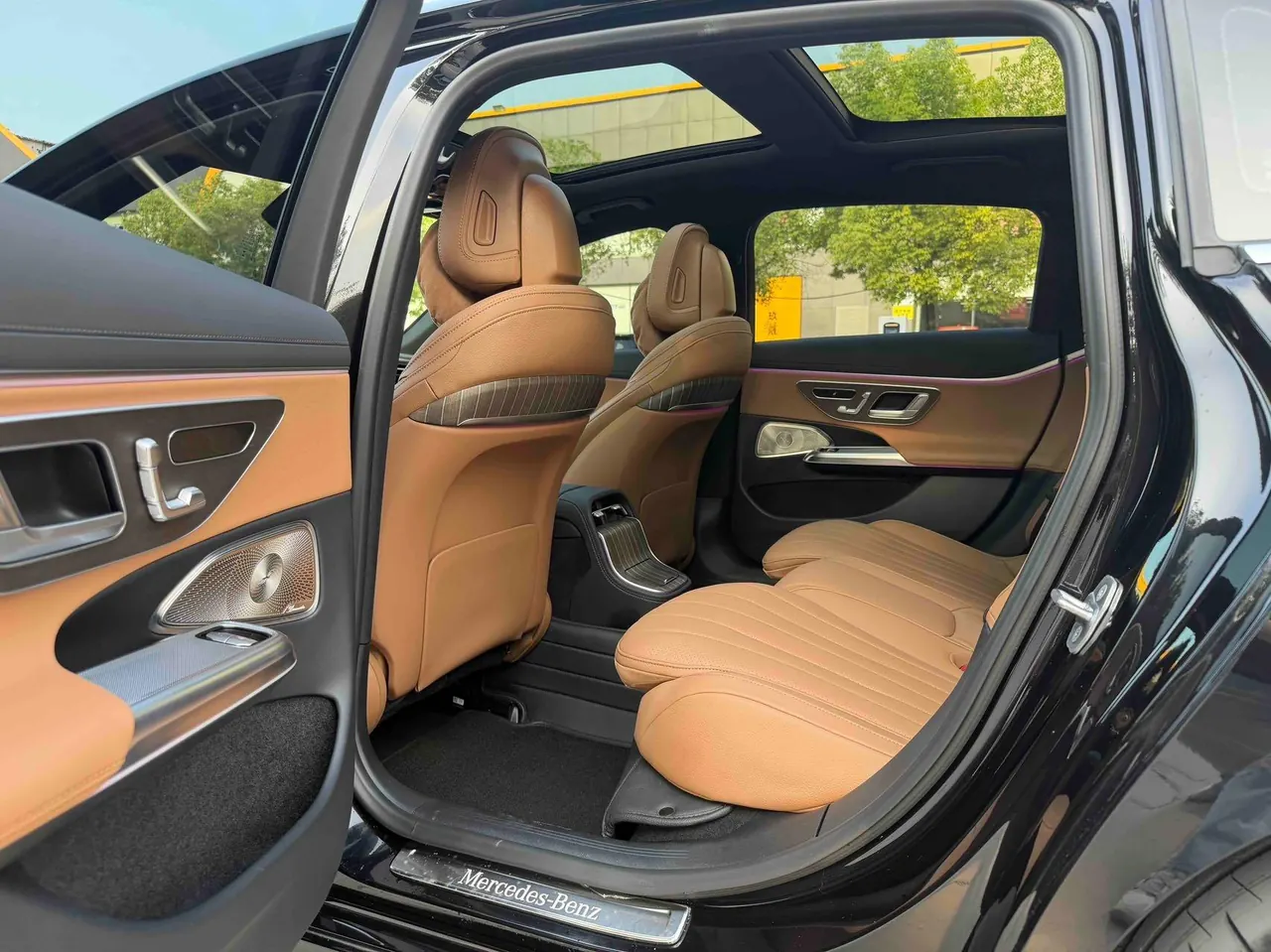 Mercedes Benz E Class 2025 E 300 L 48V 2.0T Luxury Automatic Gear 5