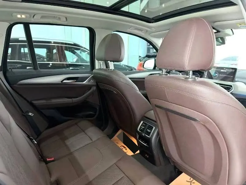 BMW 2023 iX3 Creat Collar Automatic 9