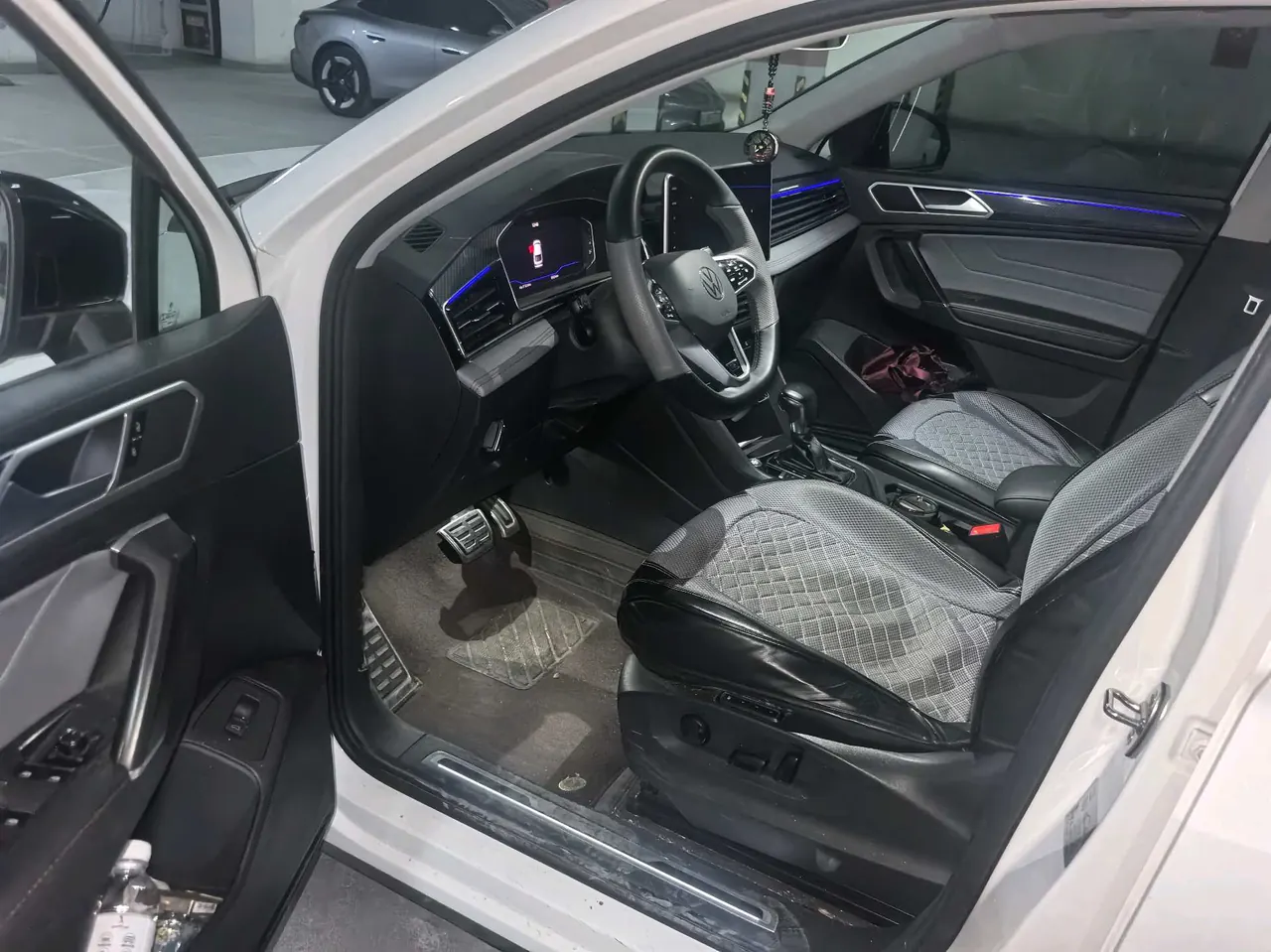 Volkswagen 2022 Tiguan X 2.0TSI 330TSI Two-Drive Respect Ultimate Automatic Gear 5