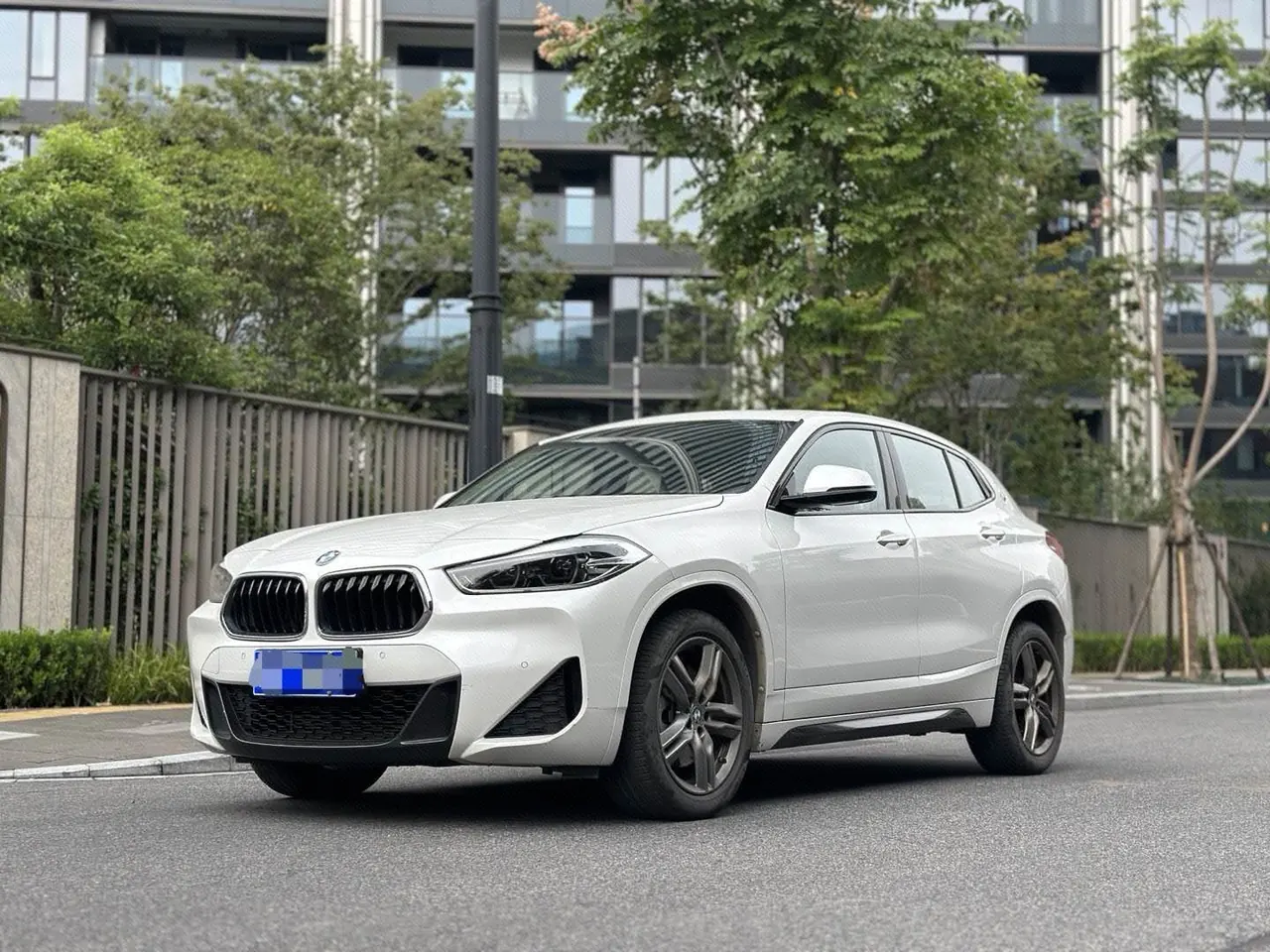 Открыть галерею: BMW 2022 X2 sDrive25i 2.0T M sports suit automatic gear