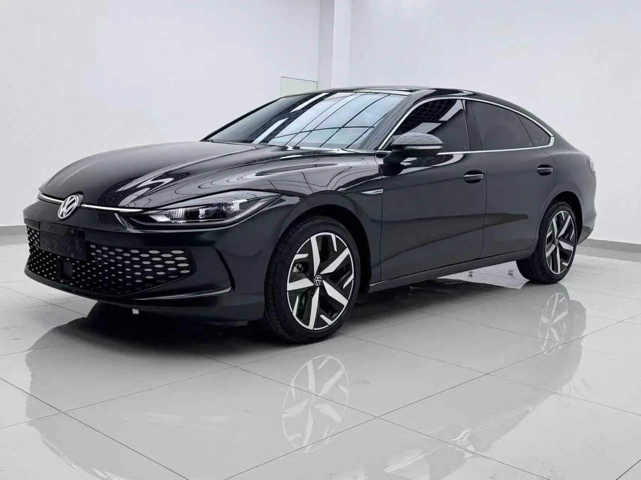 Открыть галерею: Volkswagen 2023 Ling Du L 1.4TSI 280TSI Cool Edition Automatic Gear