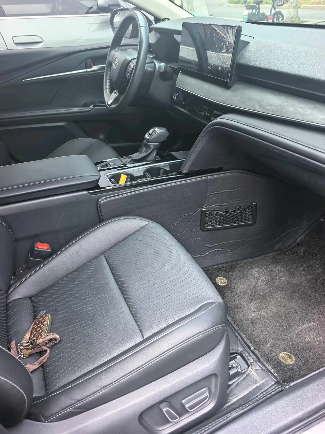 Toyota 2024 Camry 2.0GVP Stepless Deluxe Edition Automatic Transmission 4