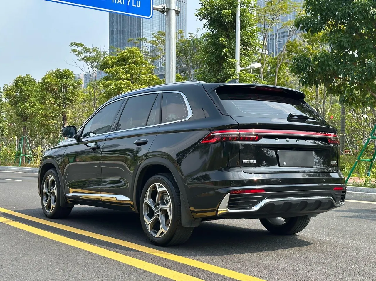 Geely 2024 XingyueL (Monjaro) 2.0TD EVO Two-Drive Long Wind Edition Automatic Gear 3