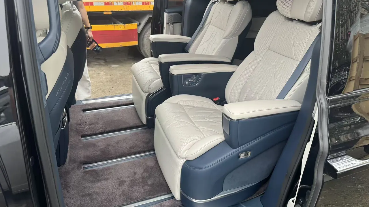 Zeekr 2024 Zeekr 009 seven-seat aisle version four-wheel drive 108kWh automatic gear 3