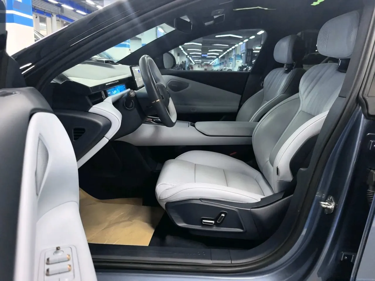 LYNK&amp;CO 2024 LYNK&amp;CO Z10 95kWh 766km rear drive Max automatic gear 3