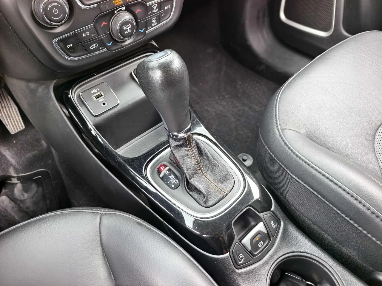Jeep 2020 Guide 1.3T 220T Elite Automatic Gear 14