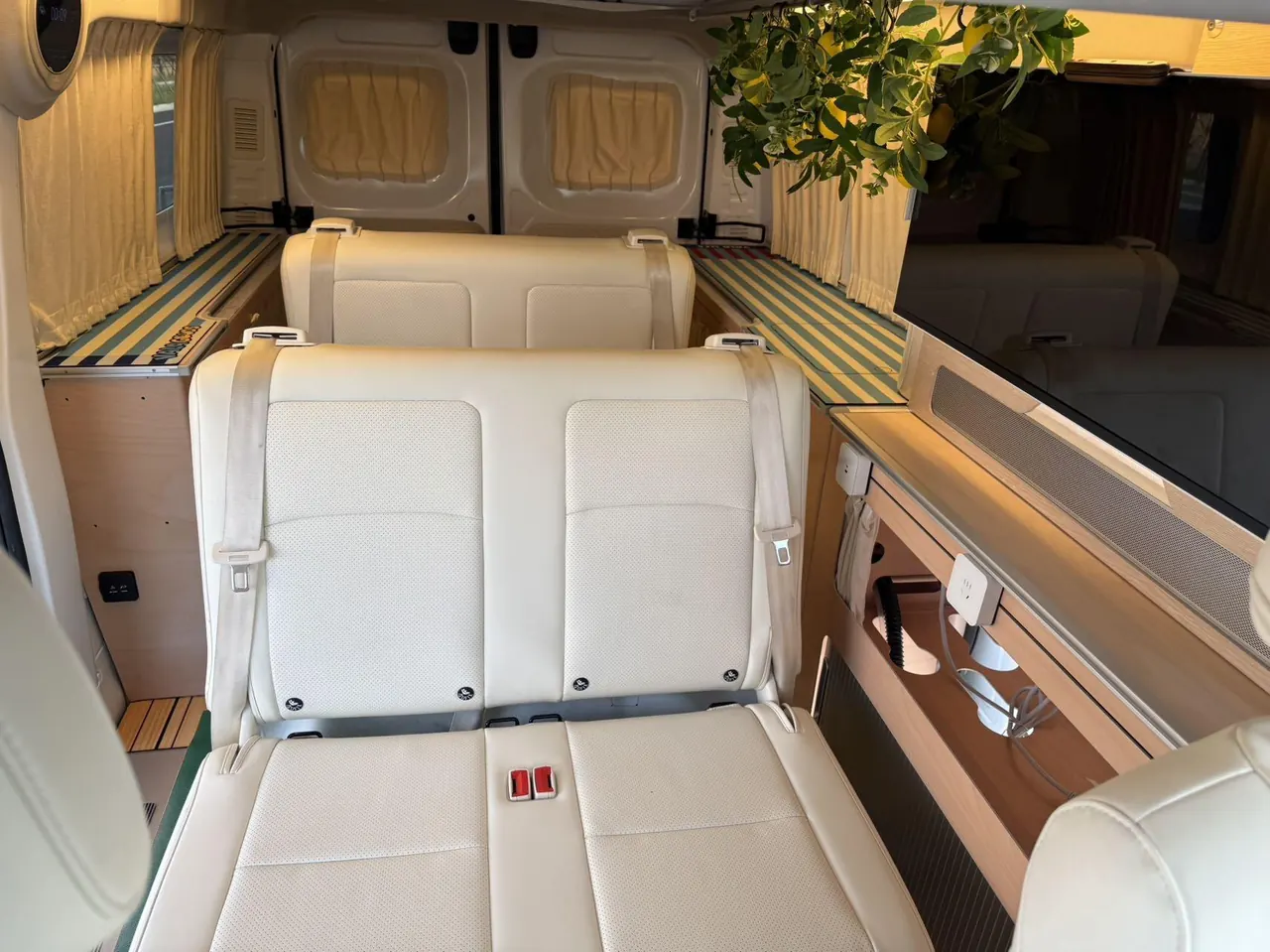Reach 2026 R5 Passenger Transport Smart Travel Overcharge Exceed Type Ⅰ 6-seat Automatic Gear 6