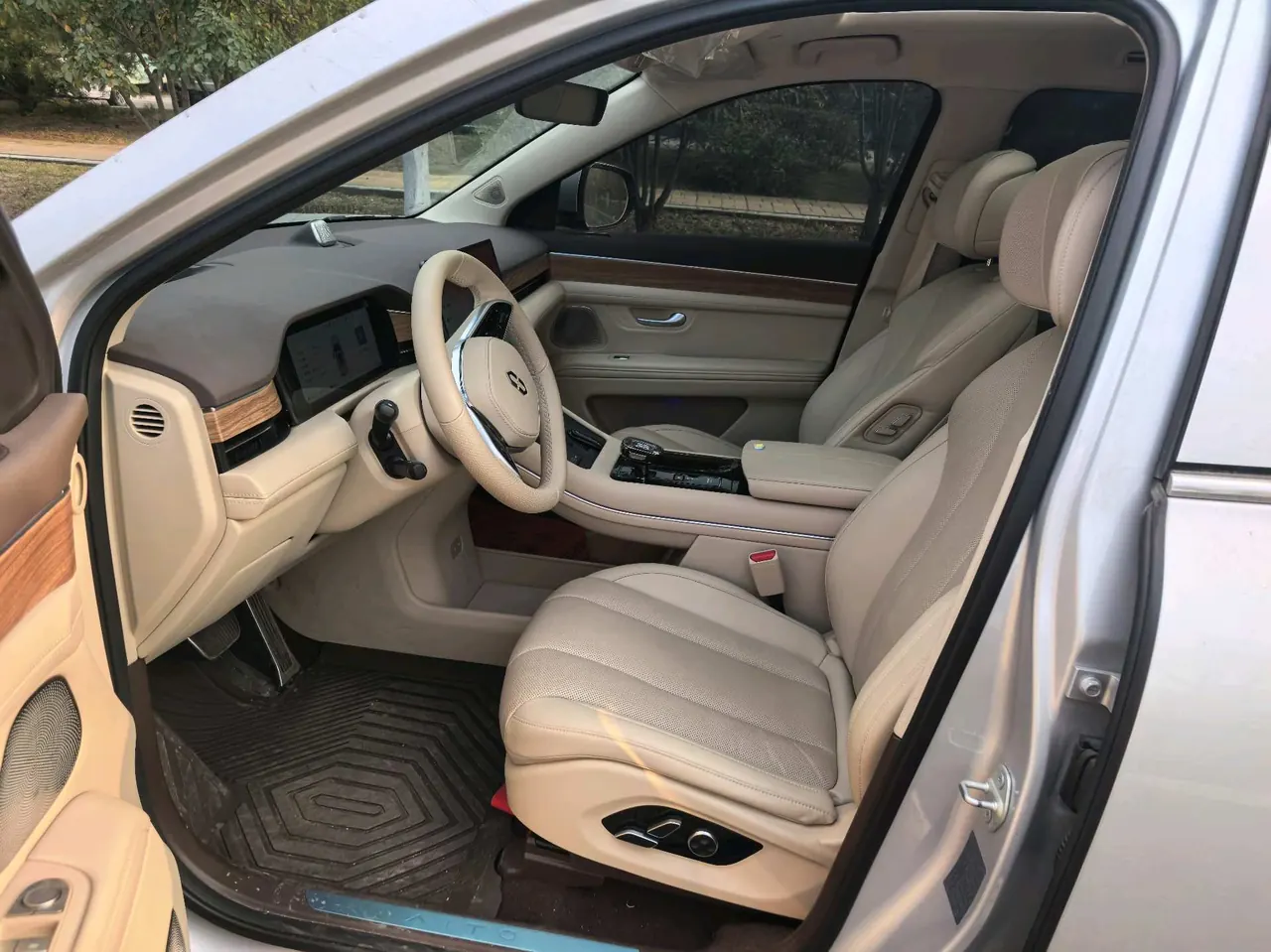 AITO 2024 AITO M 350.00g Drive Plus Edition 5-seat Automatic Gear 8