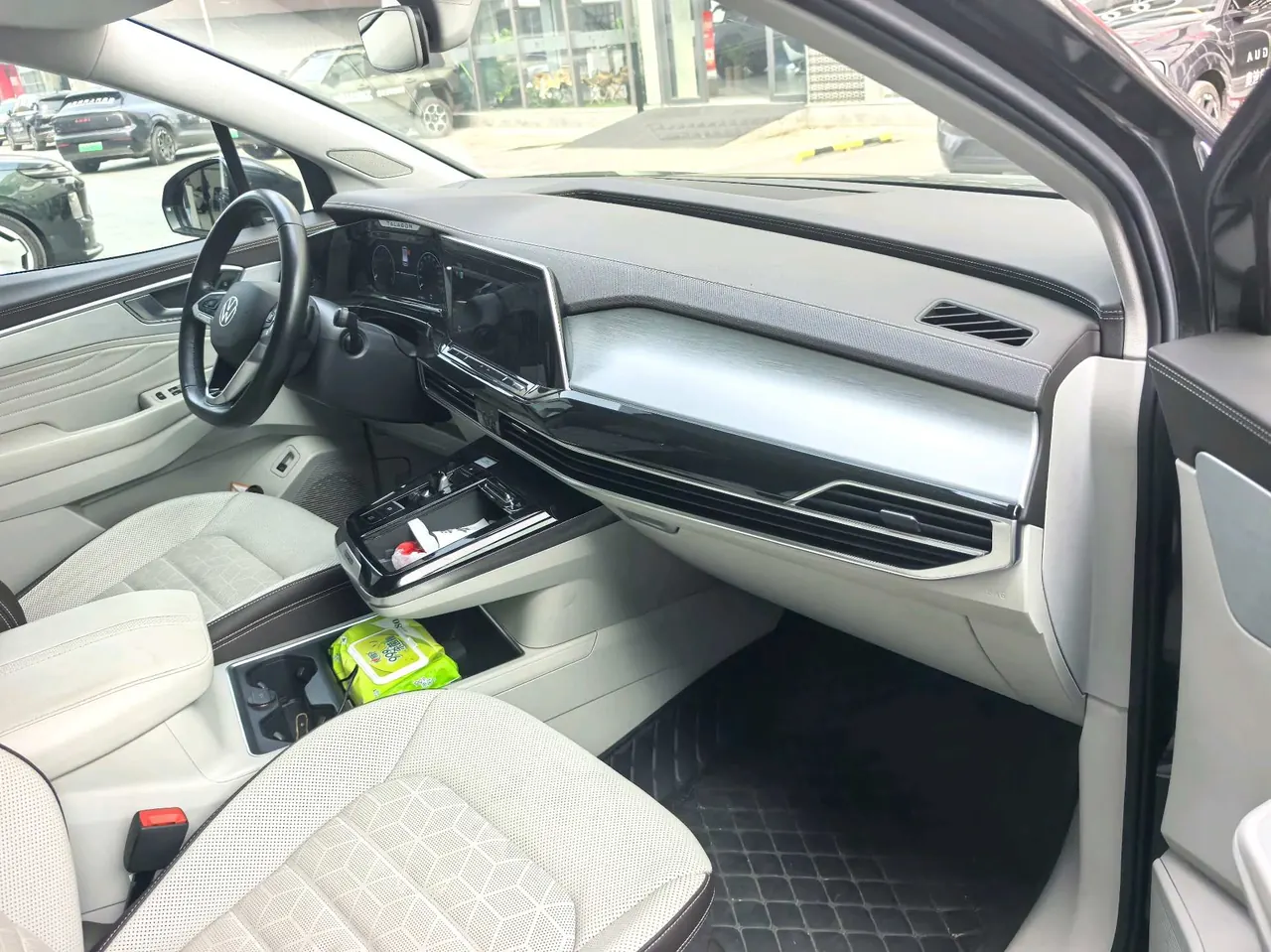 Volkswagen 2021 models of 2.0TSI 380TSI four-wheel drive luxury version of Pro automatic gear 6