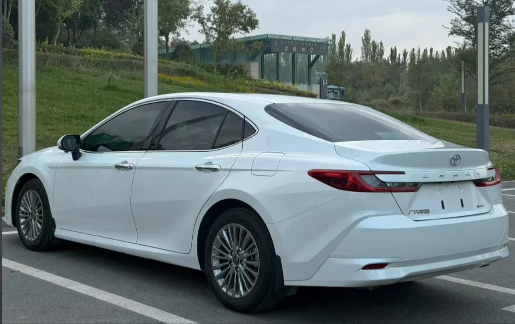 Toyota 2026 Camry Dual Engine 2.0HGVP Stepless Deluxe Automatic Gear 4