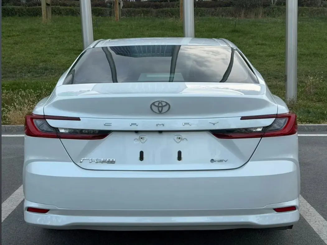 Toyota 2026 Camry Dual Engine 2.0HGVP Stepless Deluxe Automatic Gear 5