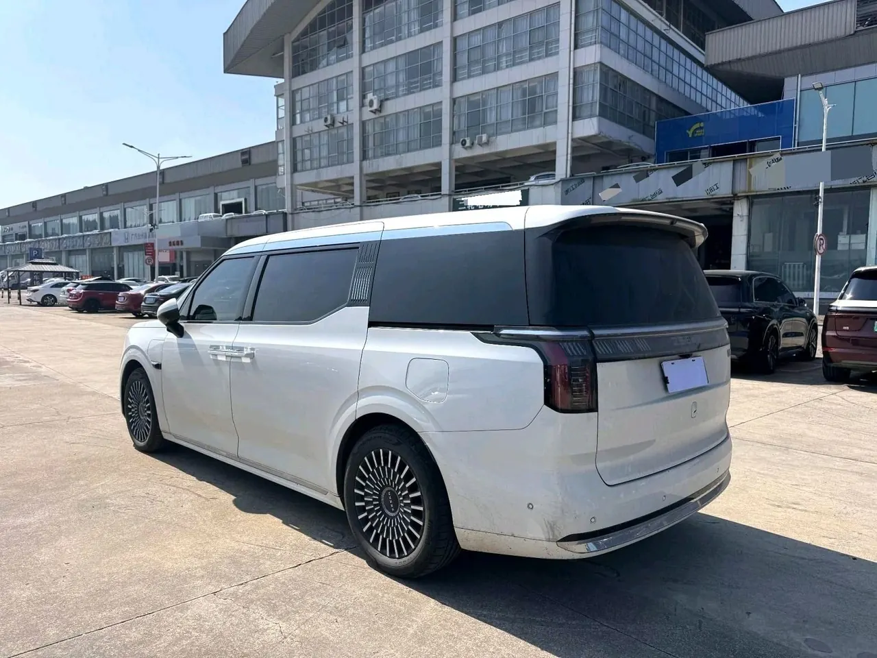 Zeekr 2024 Zeekr 009 7-seat aisle version 108kWh automatic gear 12