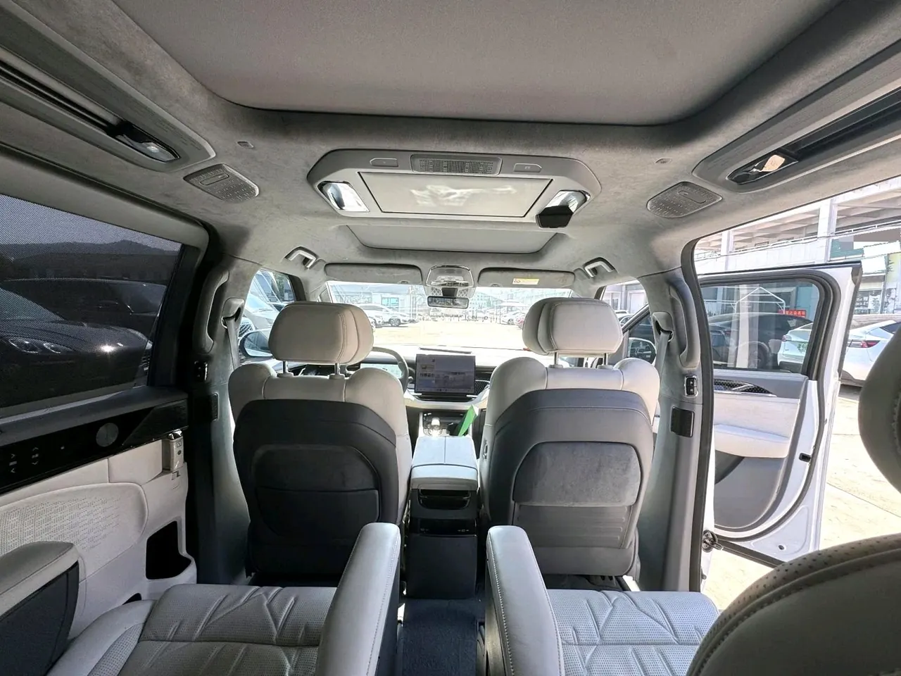 Zeekr 2024 Zeekr 009 7-seat aisle version 108kWh automatic gear 8