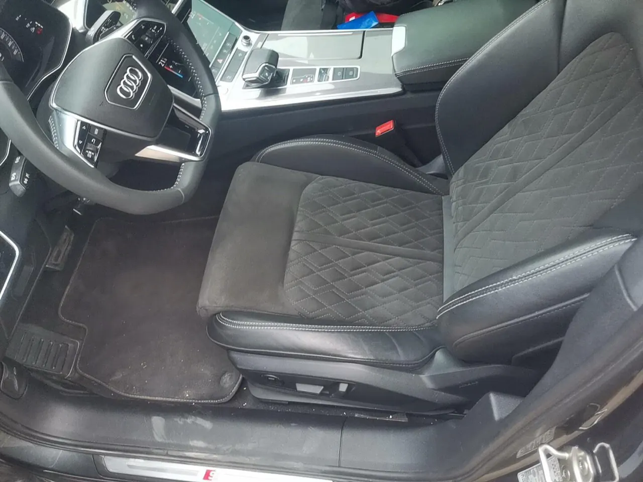 Audi 2020 A6L 48V 3.0TFSI 55TFSI Quattro enjoy elegant automatic gear 3