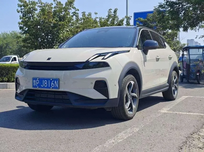 Открыть галерею: LYNK&CO 2026 LYNK&CO 06 1.5T Relive Ultra Auto