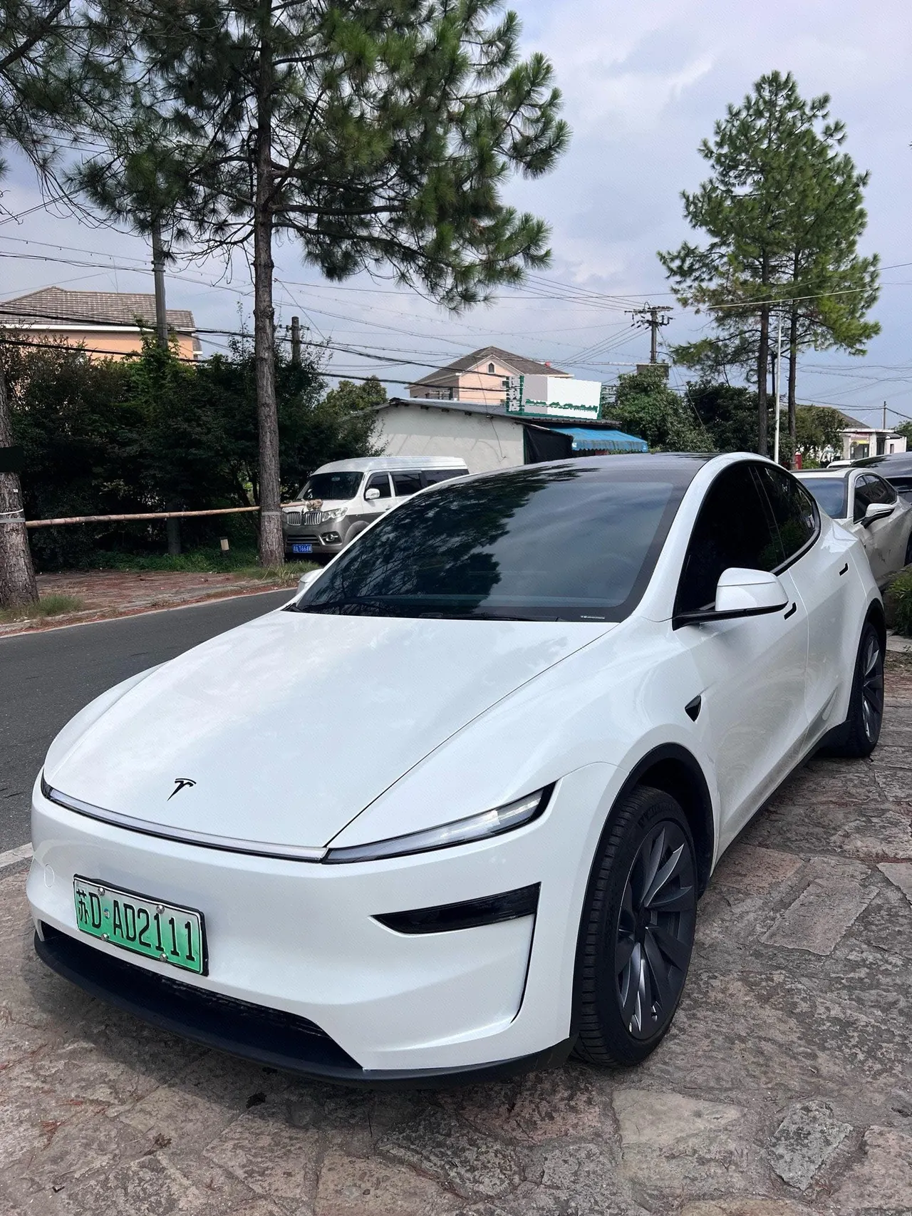 Open image lightbox: Tesla 2026 Model Y Rear-Wheel-Drive Automatic