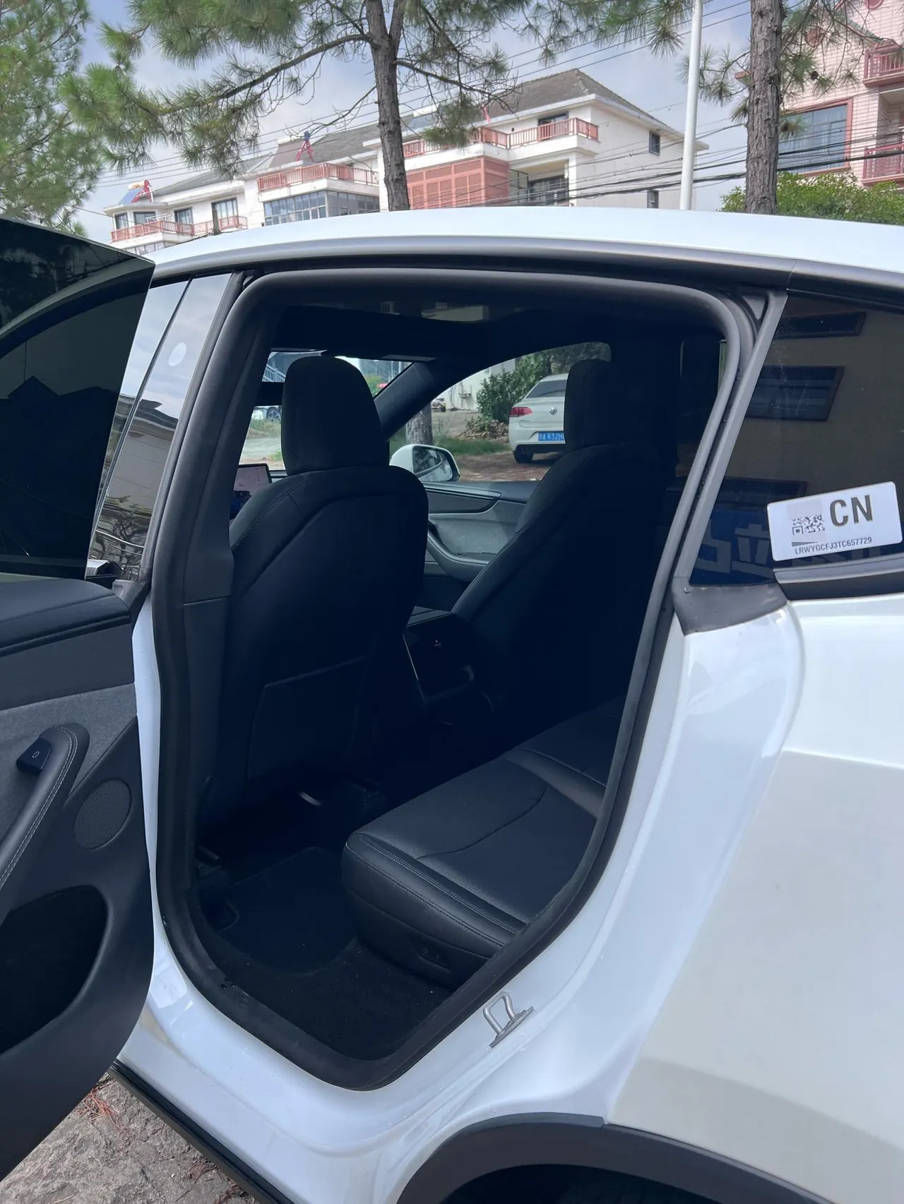 Tesla 2026 Model Y Rear-Wheel-Drive Automatic 6