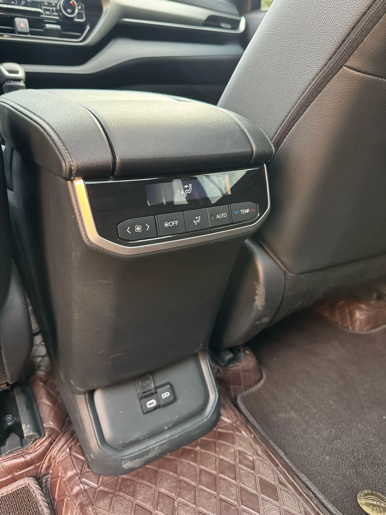 Toyota 2024 Highlander Dual Engine 2.5 Stepless Intelligent Electric Hybrid Four-wheel Drive Deluxe Edition 7-seat Automatic Transmission 11