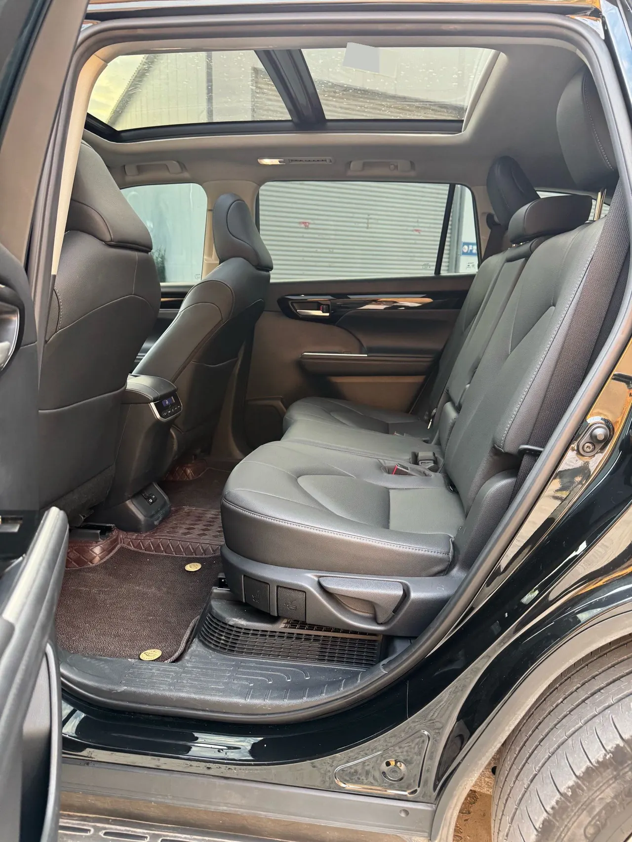 Toyota 2024 Highlander Dual Engine 2.5 Stepless Intelligent Electric Hybrid Four-wheel Drive Deluxe Edition 7-seat Automatic Transmission 12