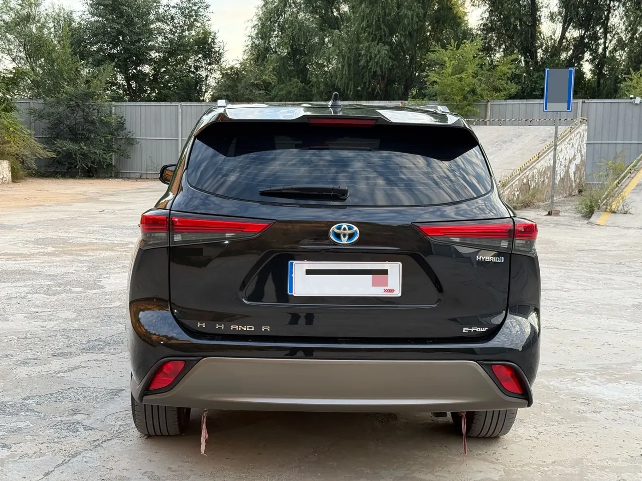 Toyota 2024 Highlander Dual Engine 2.5 Stepless Intelligent Electric Hybrid Four-wheel Drive Deluxe Edition 7-seat Automatic Transmission 5