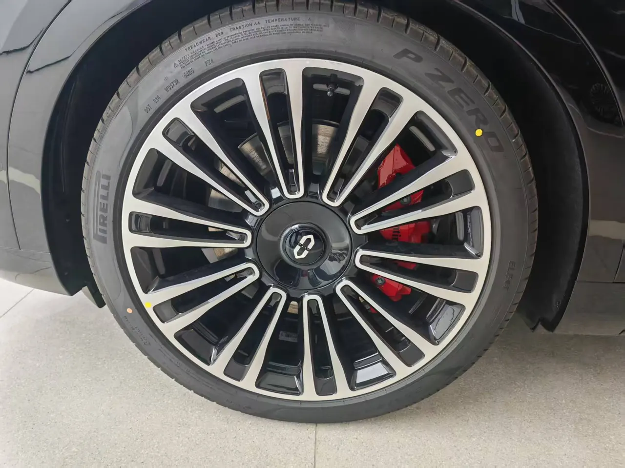 AITO 2025 AITO M9 extended range Ultra version 52kWh6 seat version automatic gear 2
