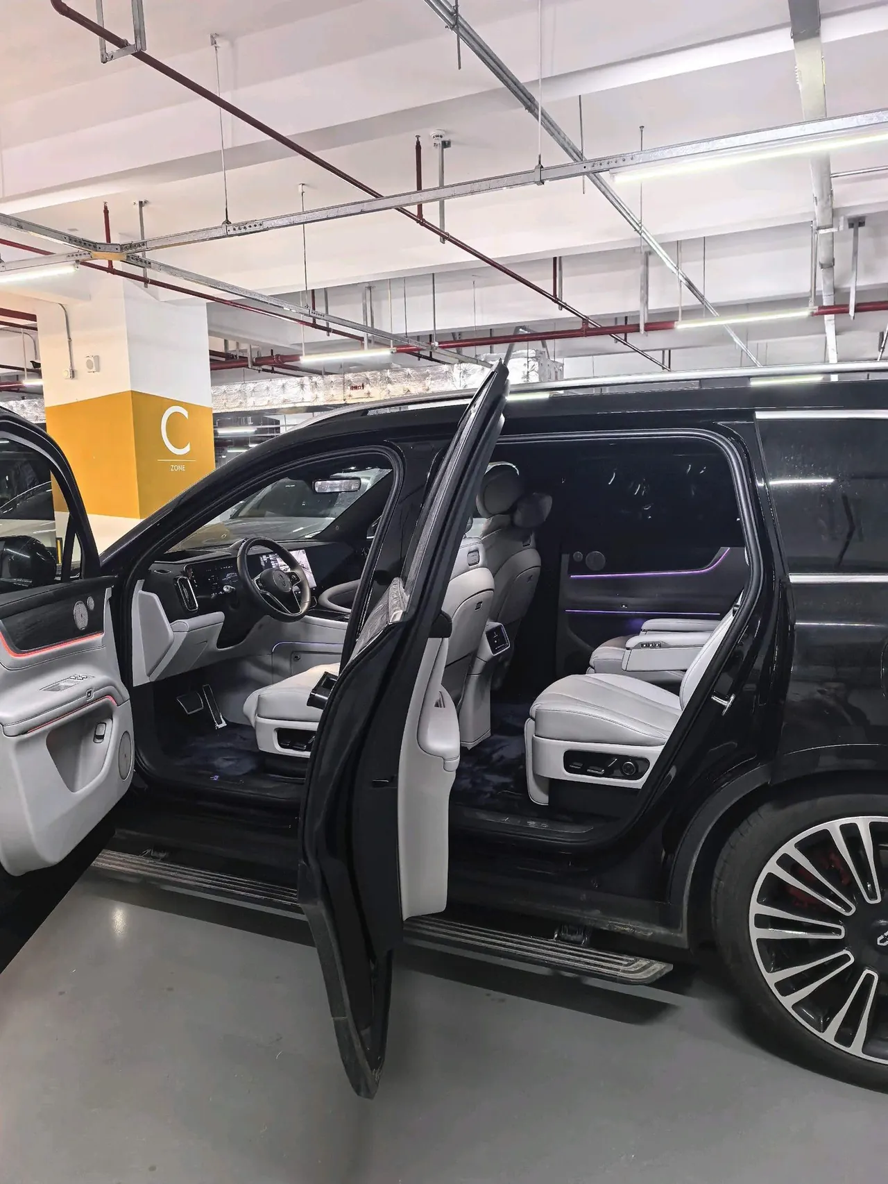 AITO 2025 AITO M9 extended range Ultra version 52kWh6 seat version automatic gear 3