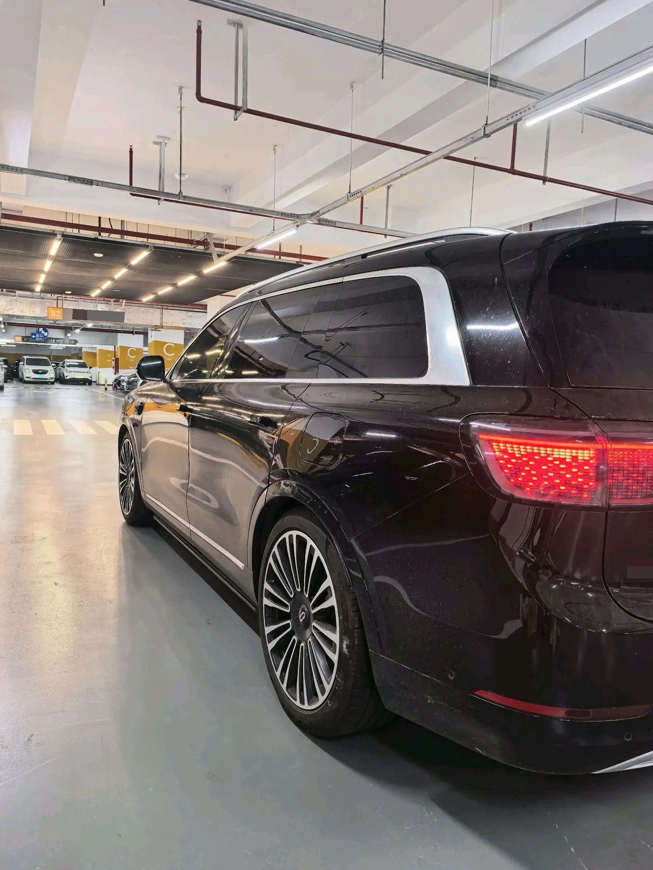 AITO 2025 AITO M9 extended range Ultra version 52kWh6 seat version automatic gear 4