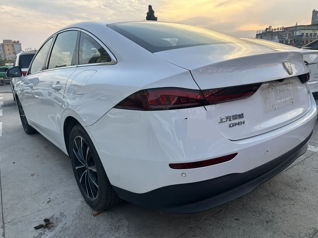 Roewe 2025 D7 DMH 1.5 World Championship Edition Automatic Gear 3