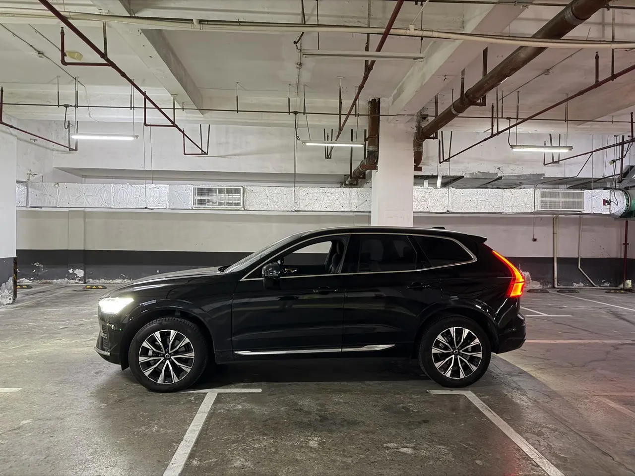 Volvo 2024 XC60 48V 2.0T B5 4-wheel drive Zhiyuan Deluxe Edition Automatic Gear 2