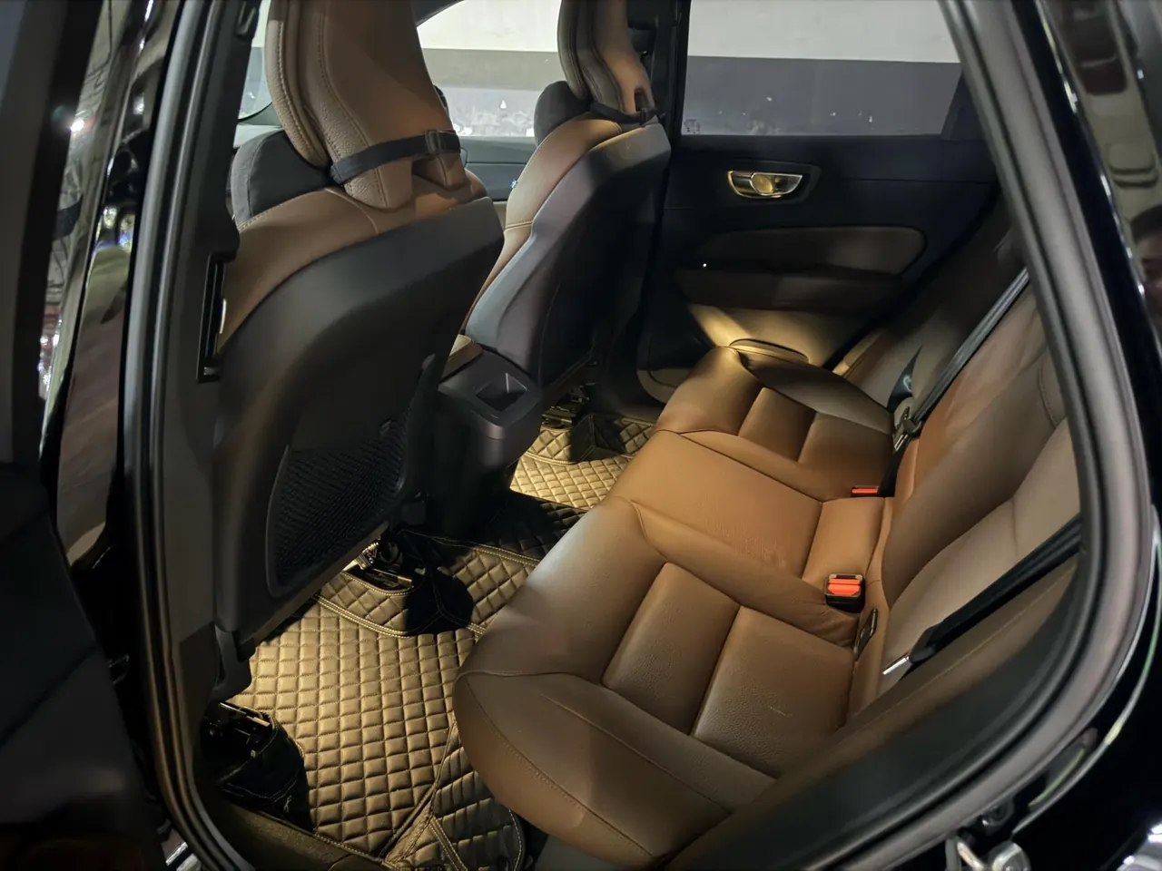 Volvo 2024 XC60 48V 2.0T B5 4-wheel drive Zhiyuan Deluxe Edition Automatic Gear 5