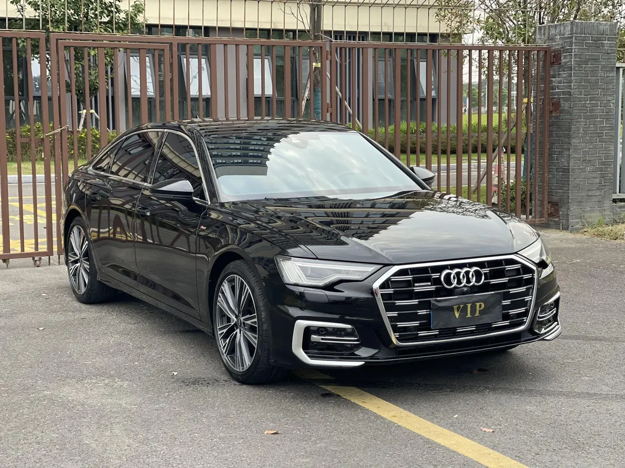 Audi 2024 A6L 2.0TFSI 45TFSI Quattro Selected Dynamic Automatic 3