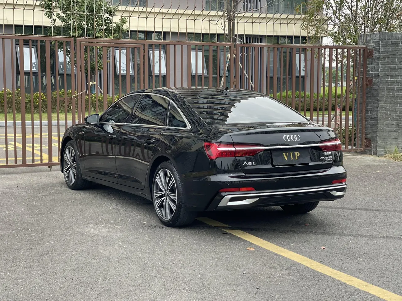 Audi 2024 A6L 2.0TFSI 45TFSI Quattro Selected Dynamic Automatic 9