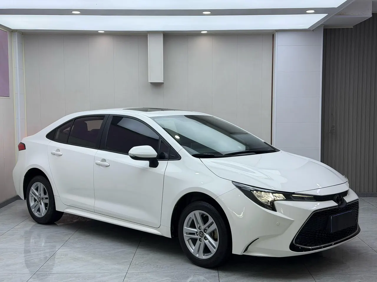 Toyota 2022 Lei Ling 1.2T Stepless 185T Deluxe Automatic Gear 3