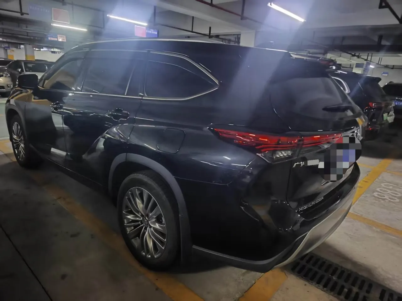 Toyota 2024 Highlander 2.0T 380T 4-wheel drive premium version 7-seat automatic gear 3