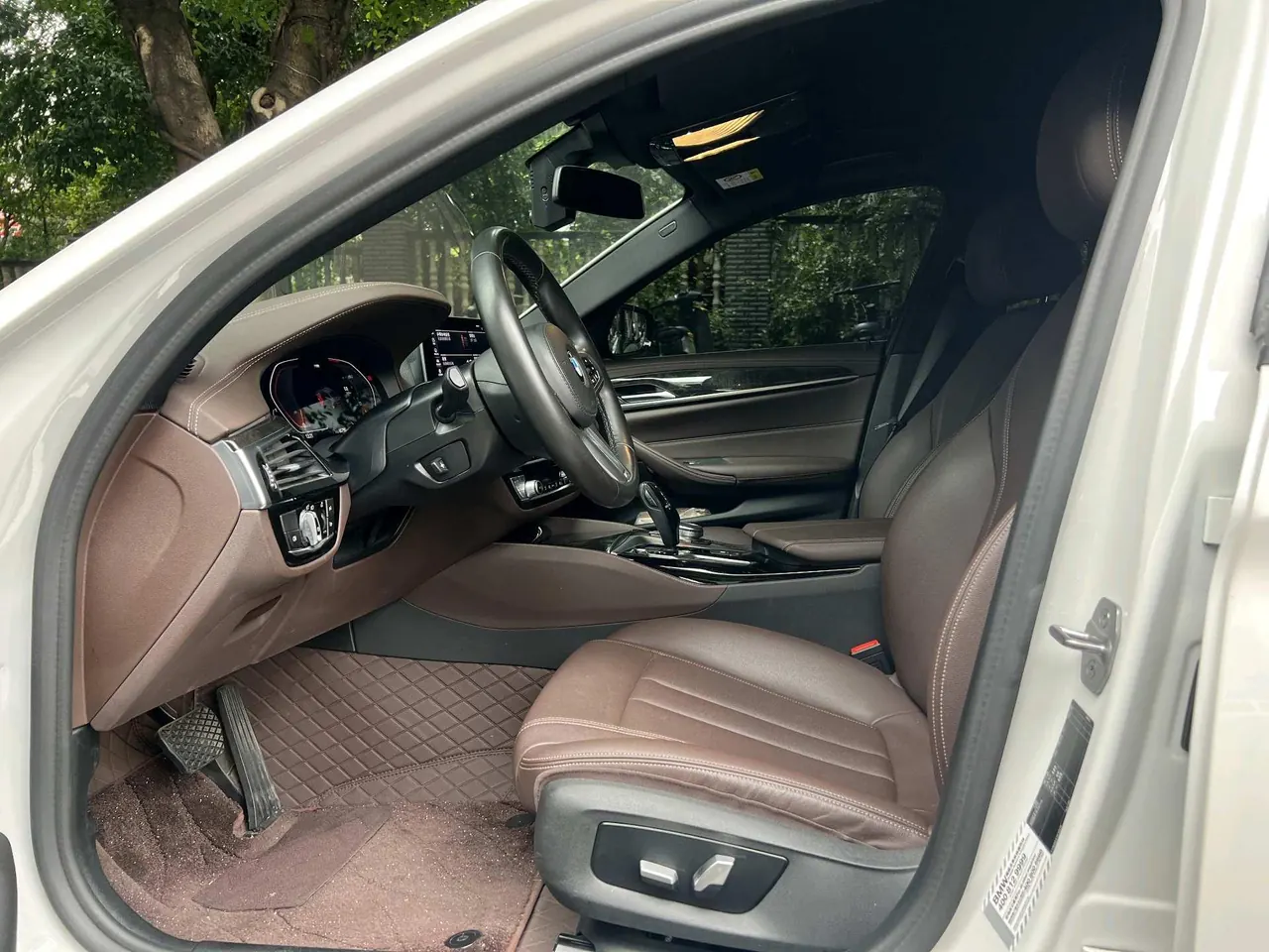 BMW 5 Series 2020 525Li 2.0T M Sports Suit Automatic Gear 3