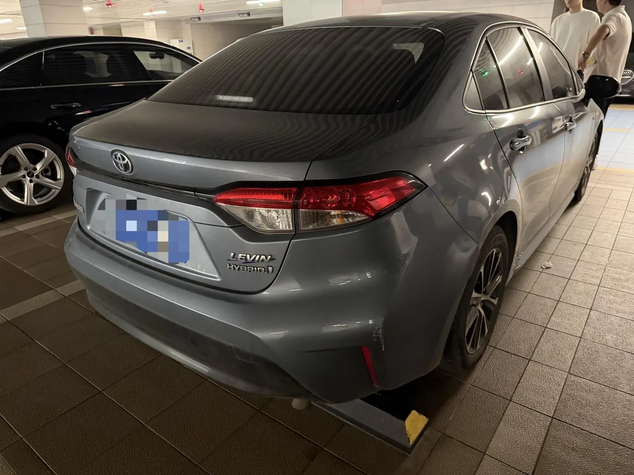 Toyota 2023 Lei Ling Shuangqing 1.8 Stepless Intelligent Electric Hybrid Deluxe Edition Automatic Gear 5