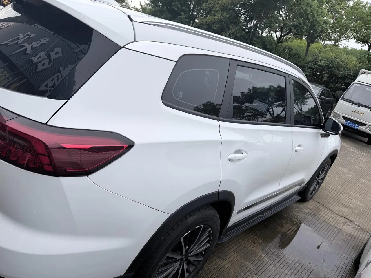 Chery 2022 Ruihu 8 PRO 1.6T 290T Two-Drive Sky Edition 5-seat Automatic Gear 4
