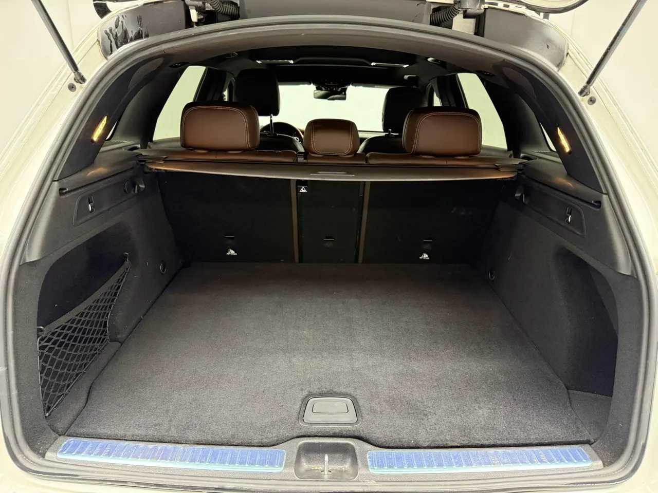 Mercedes Benz 2022 GLC 300 L 4MATIC 2.0T Dynamic (Modified) Automatic Gear 12