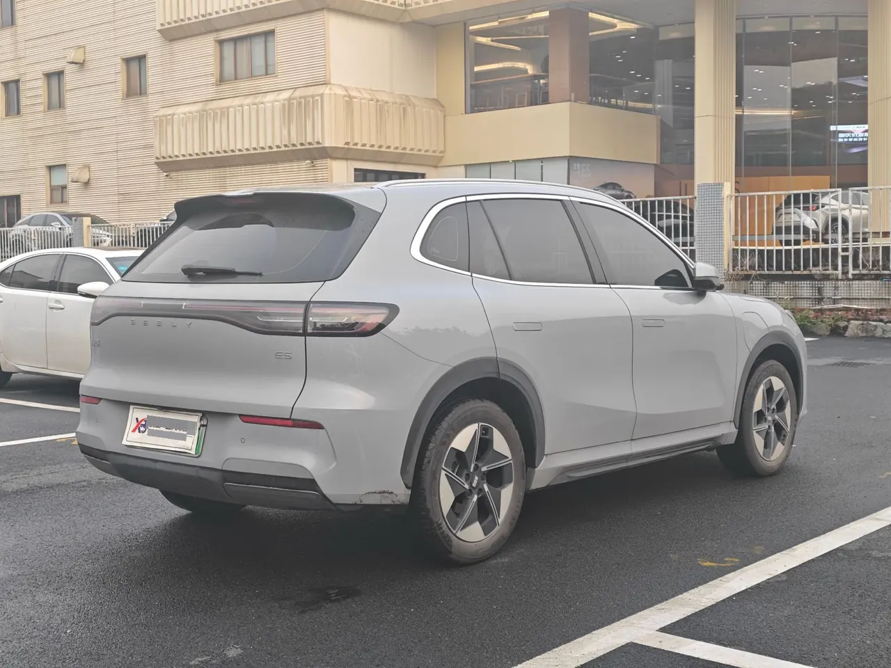 Geely Galaxy 2024 E 5 530km Discovery Edition Automatic Gear 3