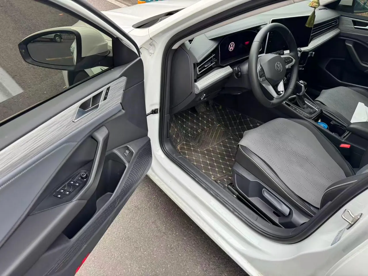 Volkswagen 2025 Sagittarius 1.5TSI 300TSI Exceed Edition (Change 3) Automatic Gear 4
